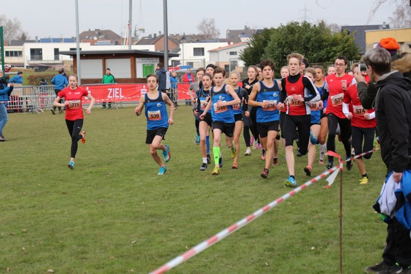 Start 2500m U16-U20 m/w